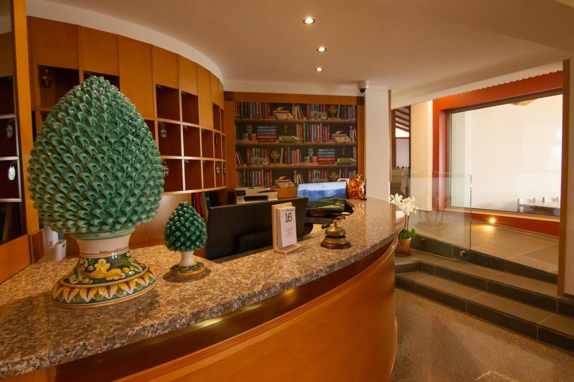 Hotel Miralago Bossico ภายนอก รูปภาพ