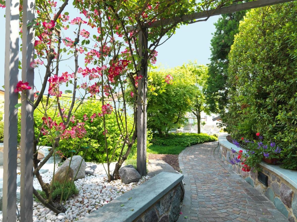 Hotel Miralago Bossico ภายนอก รูปภาพ